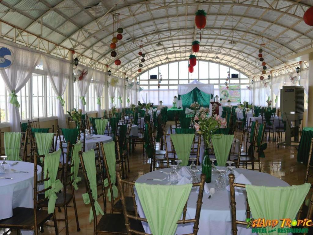 Island Tropic Hotel And Restaurant Аламинос Экстерьер фото