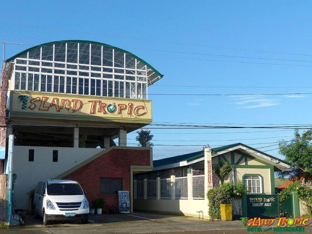 Island Tropic Hotel And Restaurant Аламинос Экстерьер фото